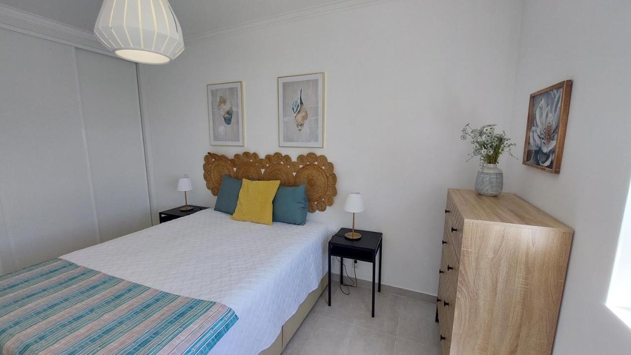 Apartamento Kelyfos Beach By Feriascomsol Quarteira Exteriör bild